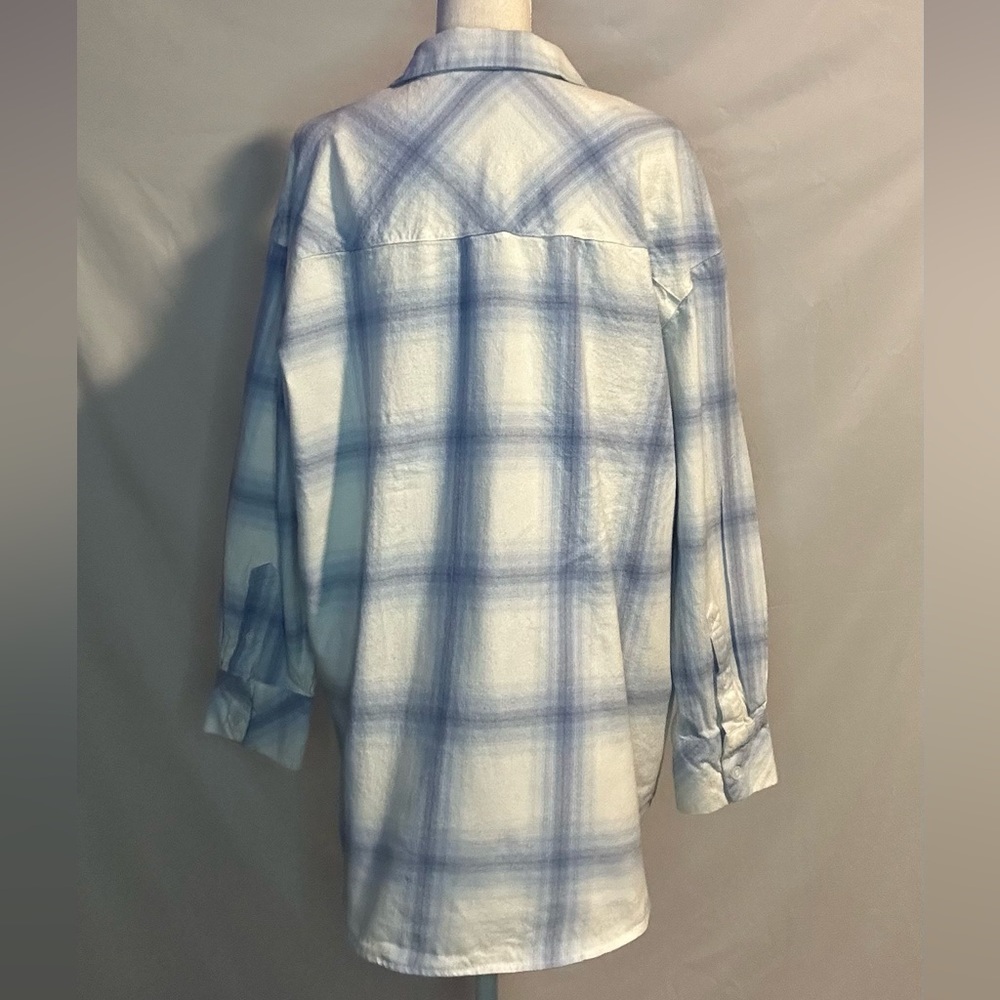 Blouses/flannels/button downs-2 for $20 or 3 for $30 (Mix & Match) - Picture 2 of 6